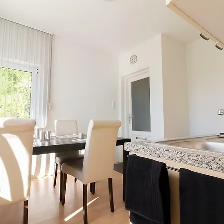 Appartement Schin Op Geul Apartman *