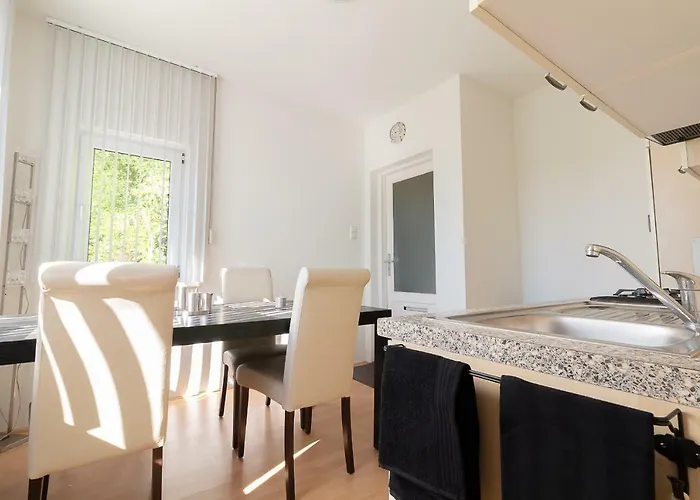 Appartement Schin Op Geul Апартаменты *
